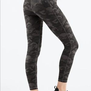 Power hold fabletics legging